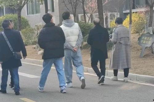 网红吃瓜事件最新,揭秘幕后真相，网络舆论的狂欢与反思